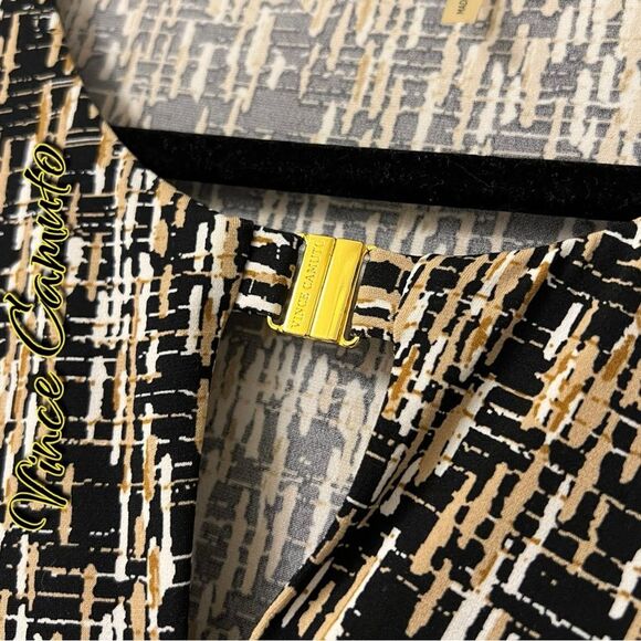 Preowned EUC Vince Camuto Abstract Print Stretch Blouse – Size M - Picture 3 of 8